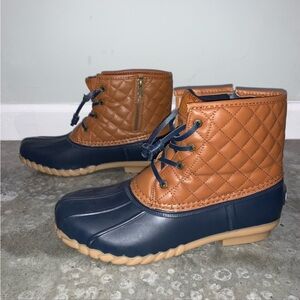 Women’s 9 Nautica Dorsay Brown Navy Blue Quilted Duck Side Zip Winter Boots